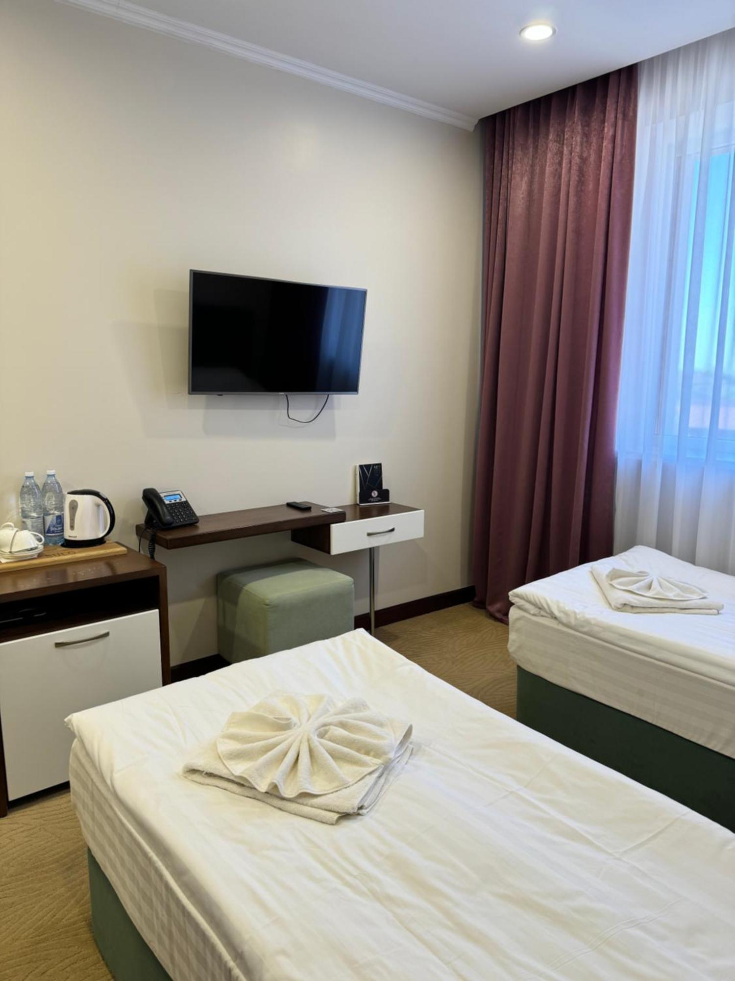 Sulo Atyrau Hotel Exterior photo